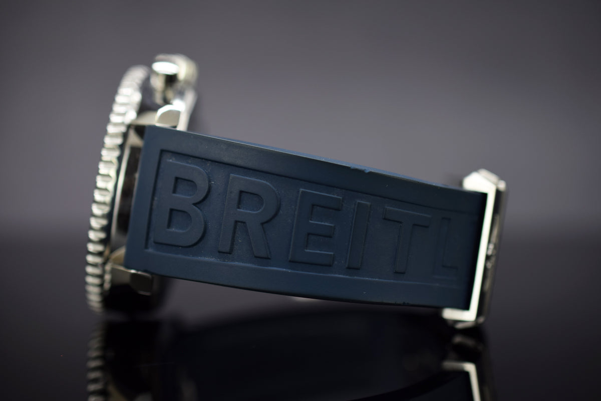 Breitling Navitimer World - Aus 2018