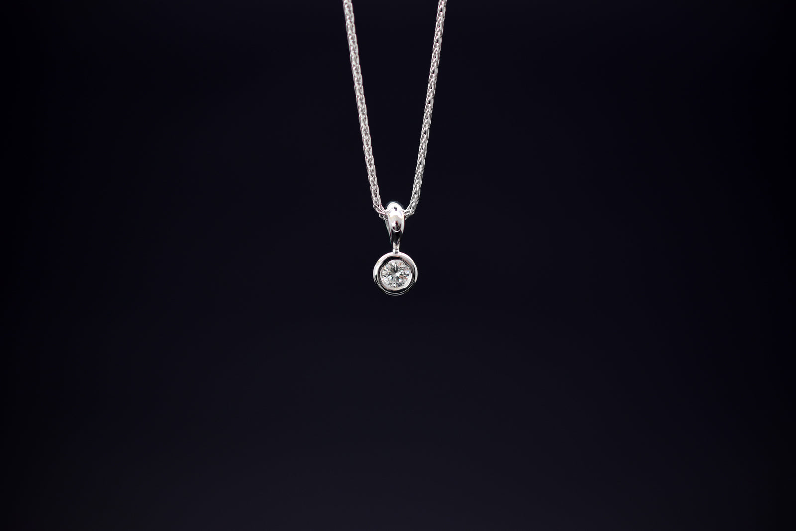 Halskette mit Diamantanhänger - 585er Weißgold - ca. 0.09 ct.