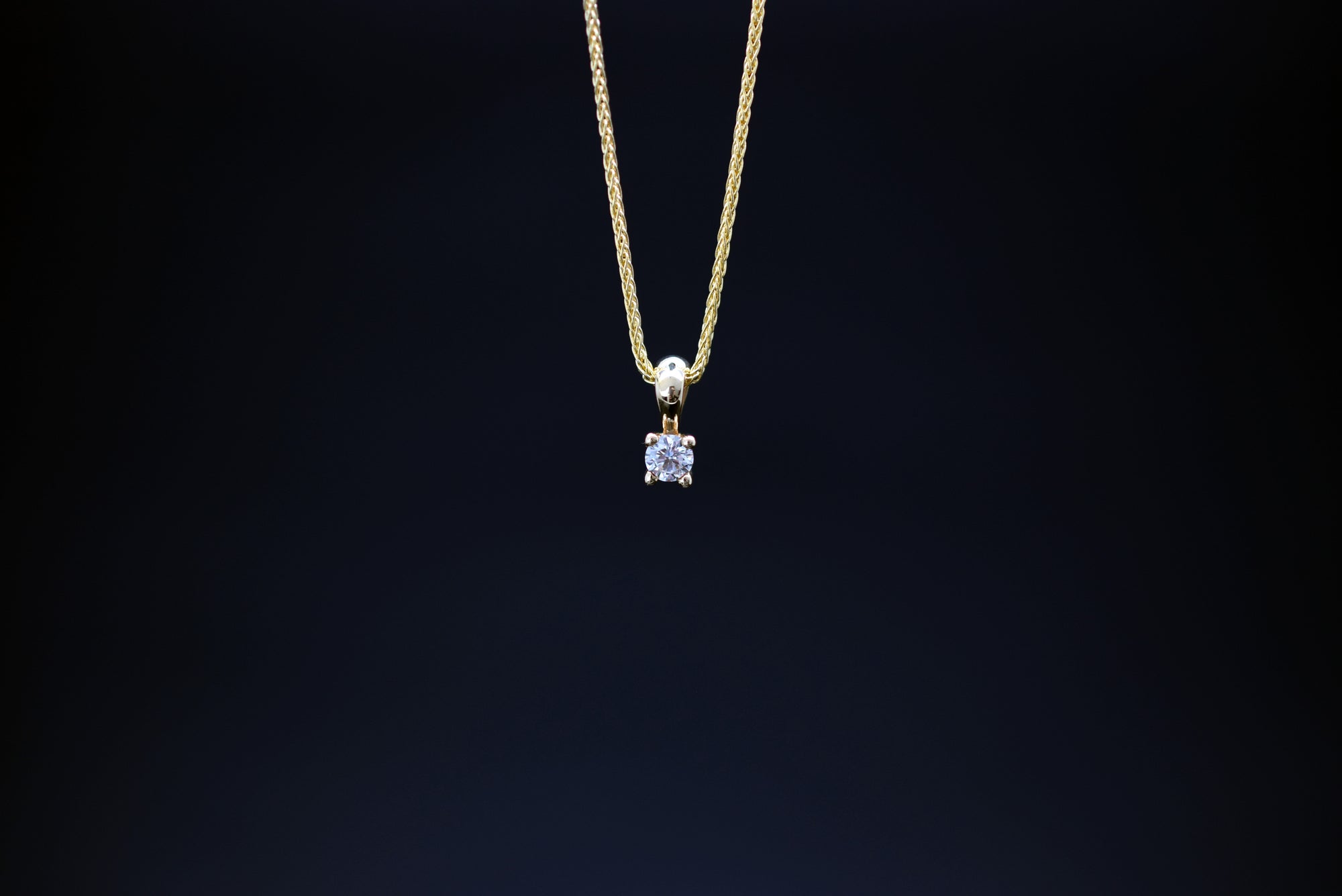 Halskette mit Diamantanhänger - 585er Gelbgold - ca. 0.09 ct.