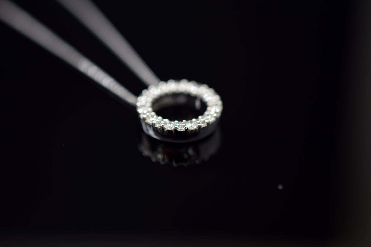 Bella Luce Halskette mit Diamantanhänger - 585er Weißgold - ca. 0.50 ct.