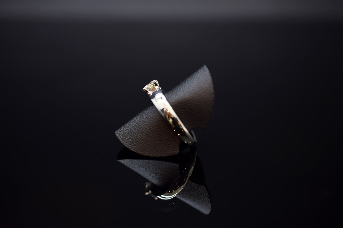 Diamantring aus 585er Weißgold - Ringgröße 53