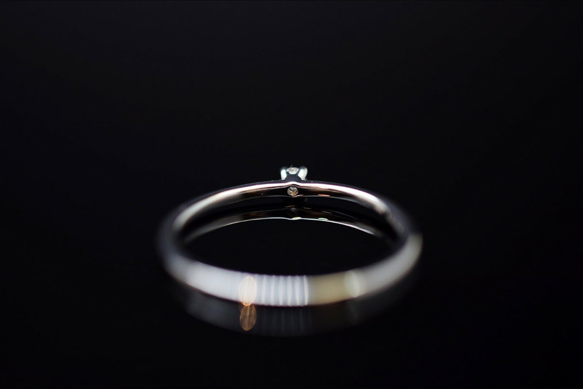 Solitär Verlobungsring aus 585er Weißgold - ca. 0.04 ct. - Ringgröße 56