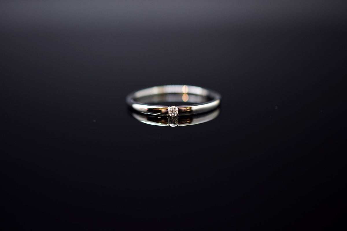 Solitär Verlobungsring aus 585er Weißgold - ca. 0.04 ct. - Ringgröße 56