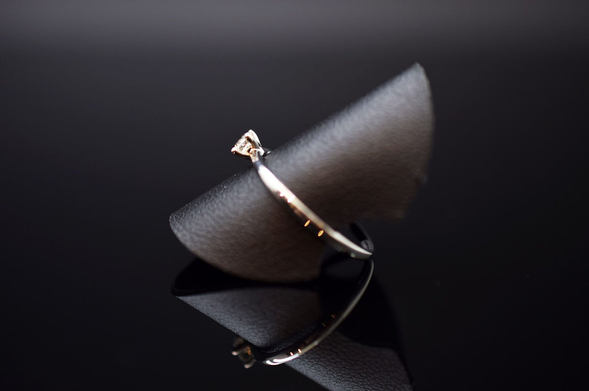 Solitär Verlobungsring aus 585er Weißgold - ca. 0.17 ct. - Ringgröße 56