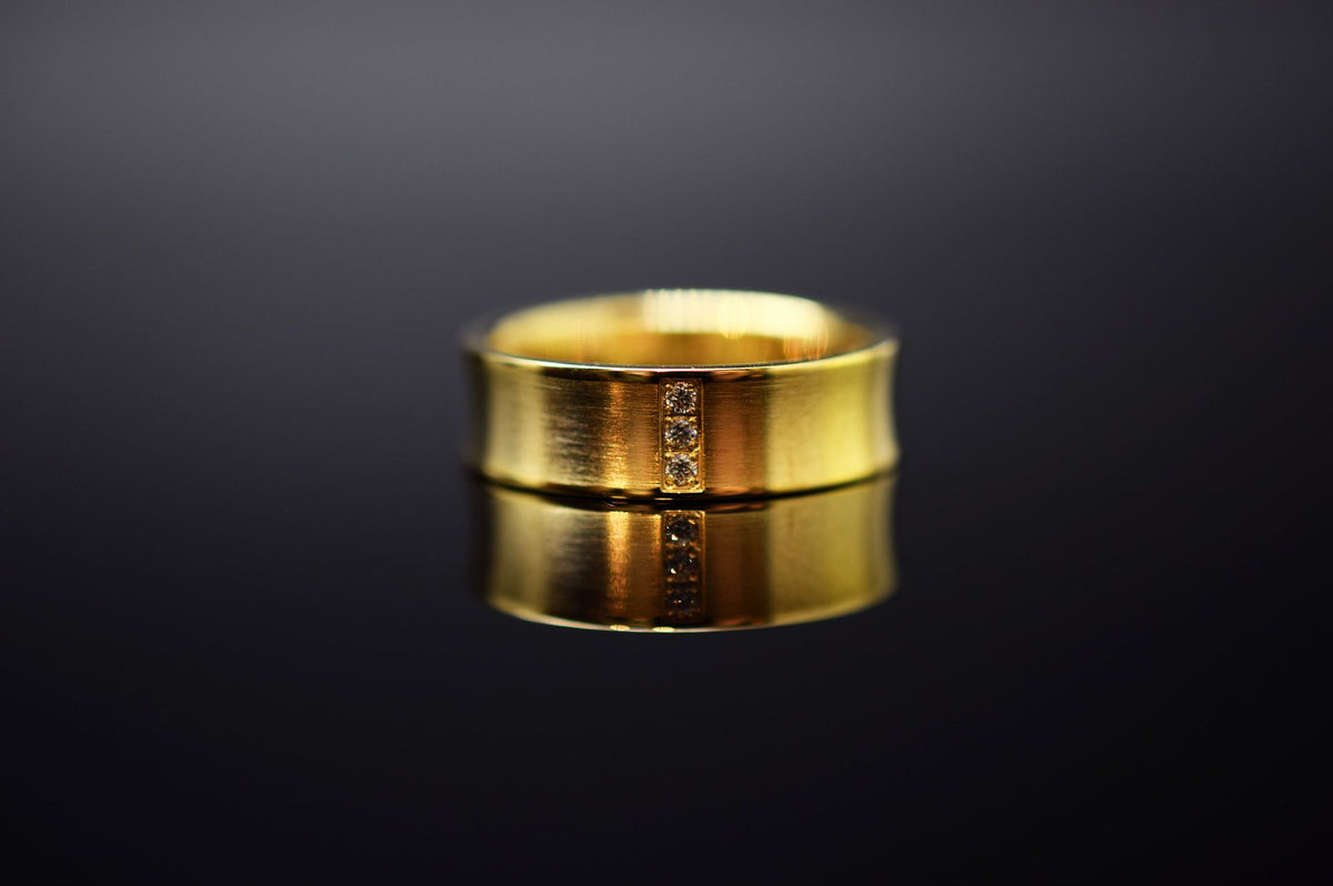 Trauringe - 585er Gelbgold - 0.0375 ct. Diamanten - Modell M002