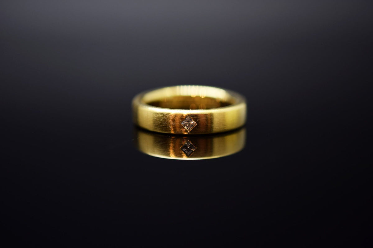 Trauringe - 585er Gelbgold - 0.07 ct. Diamant - Modell M018