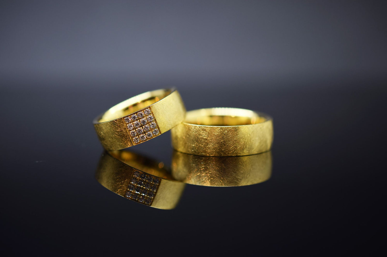 Trauringe - 585er Gelbgold - 0.2 ct. Diamanten - Modell M014