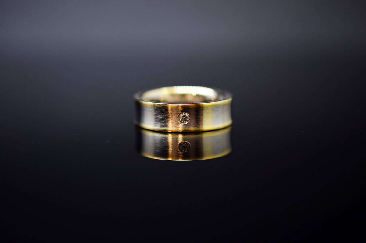 Trauringe - 585er Weiß- und Gelbgold - 0.035 ct. Diamant - Modell M008