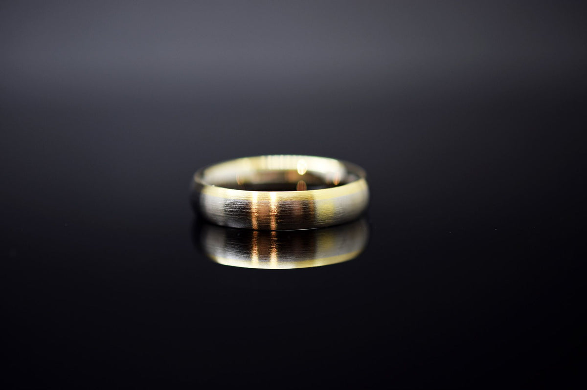 Trauringe - 585er Weiß- und Gelbgold - 0.06 ct. Diamant - Modell M009