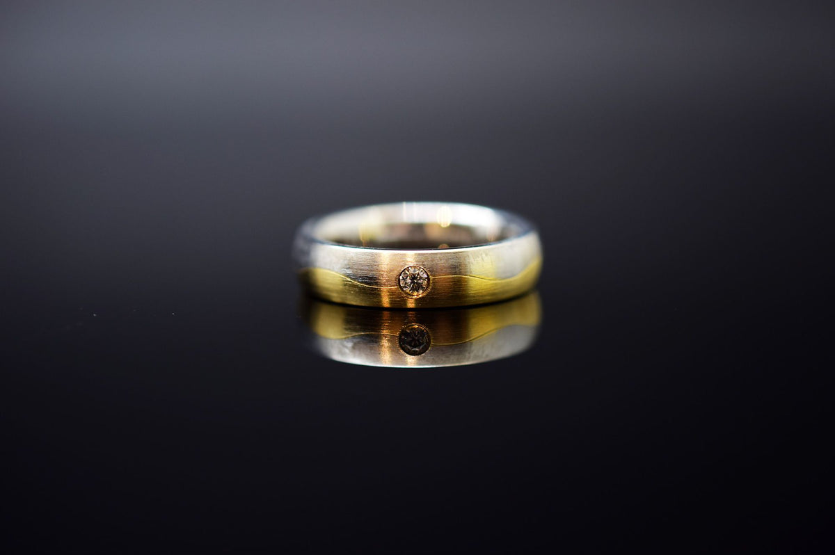 Trauringe - 585er Weiß- und Gelbgold - 0.06 ct. Diamant - Modell M012